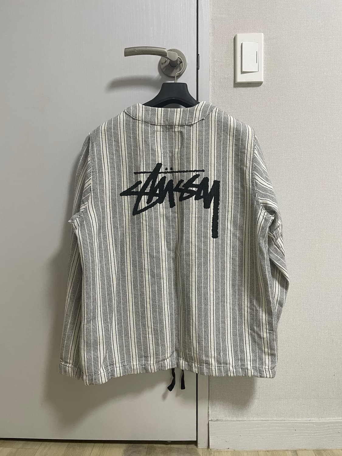 남녀공용) 스투시 코쿤 착용 헨리넥 맨투맨 스웨터 아노락티셔츠 코드쿤스트 상품이미지5