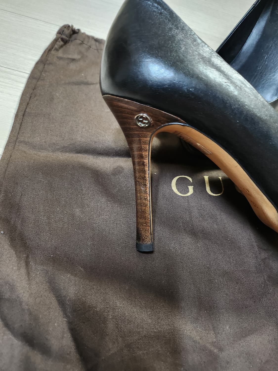 정품 구찌 새상품급 가죽힐 상품이미지4