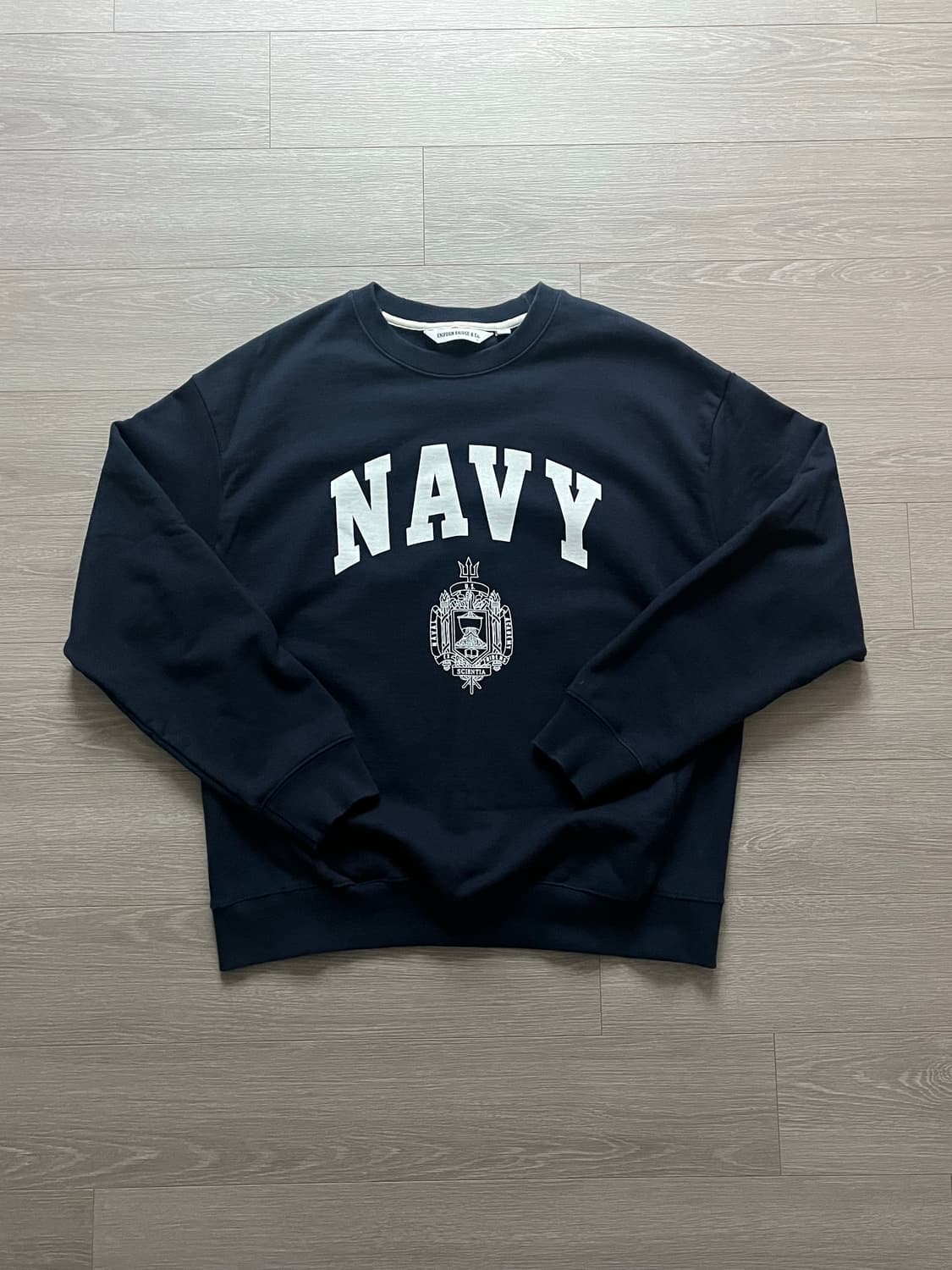 (새상품) 유니폼브릿지 맨투맨 NAVY 스웻셔츠 상품이미지2