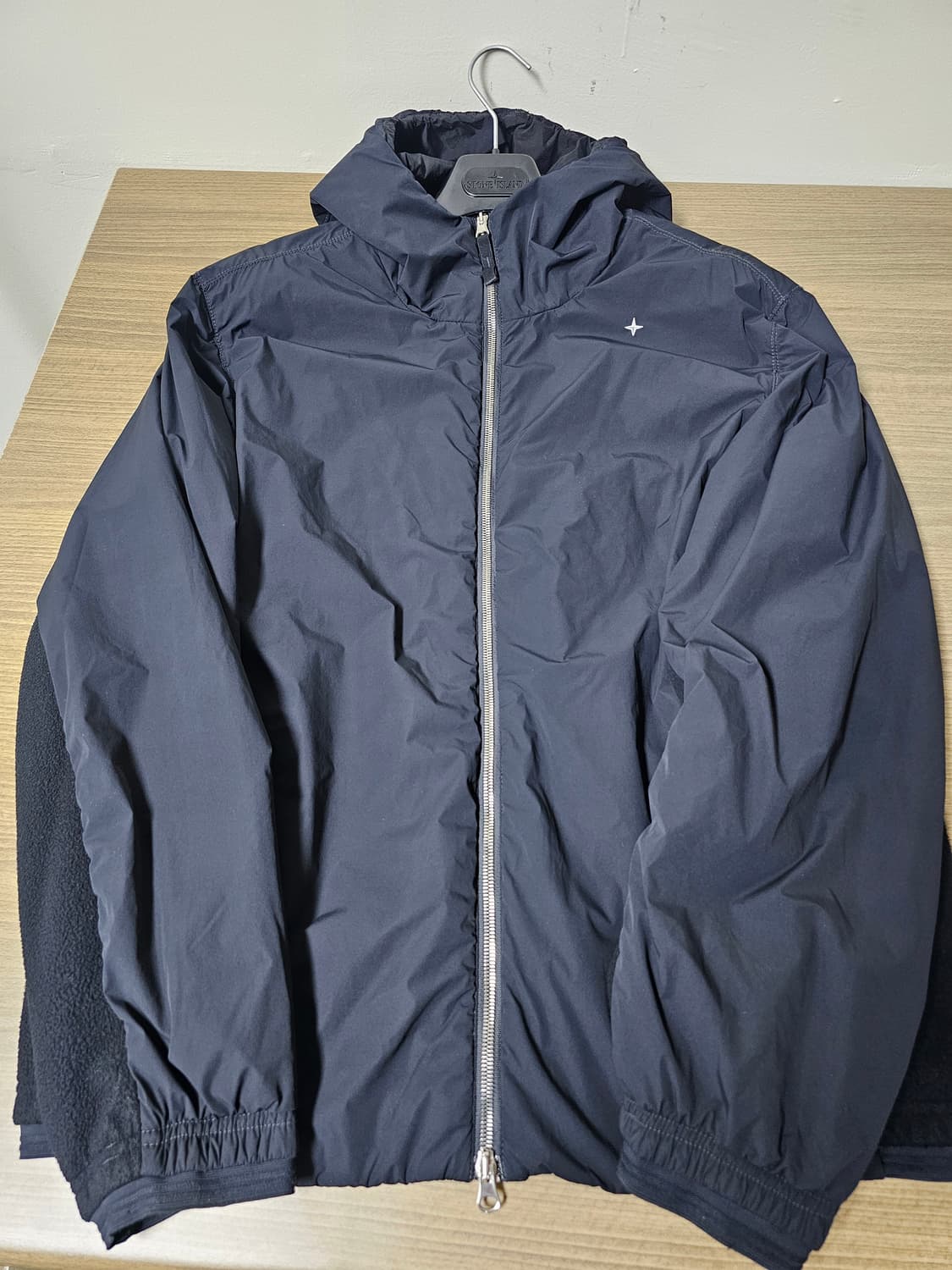 스톤아일랜드 스텔리나 컴포트 테크 폴라텍 후드 자켓 상품이미지3