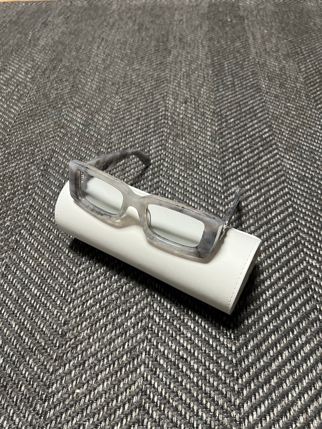 오프화이트 선글라스 상품이미지1