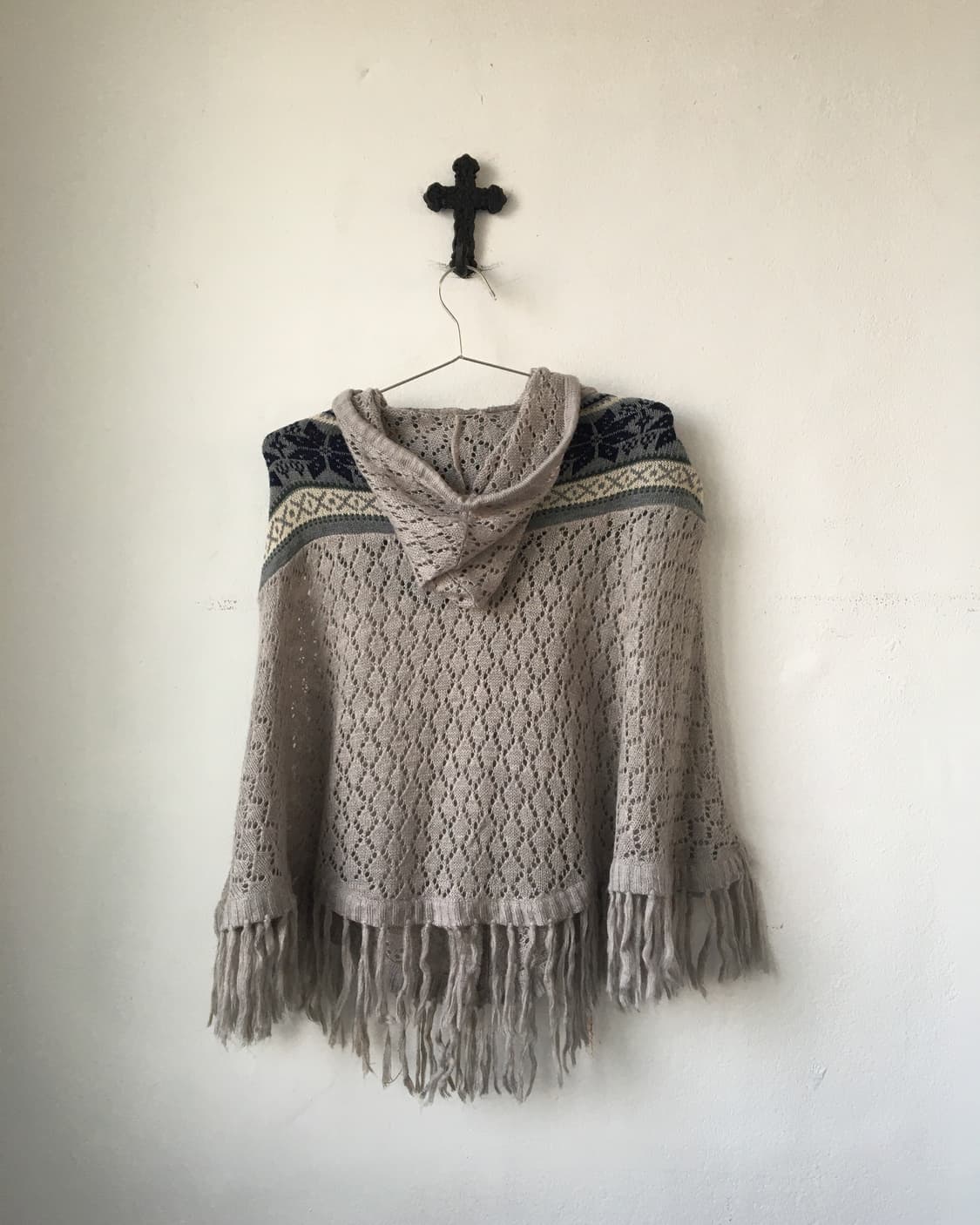 Pom pom snow pattern fringe hood cape 상품이미지3