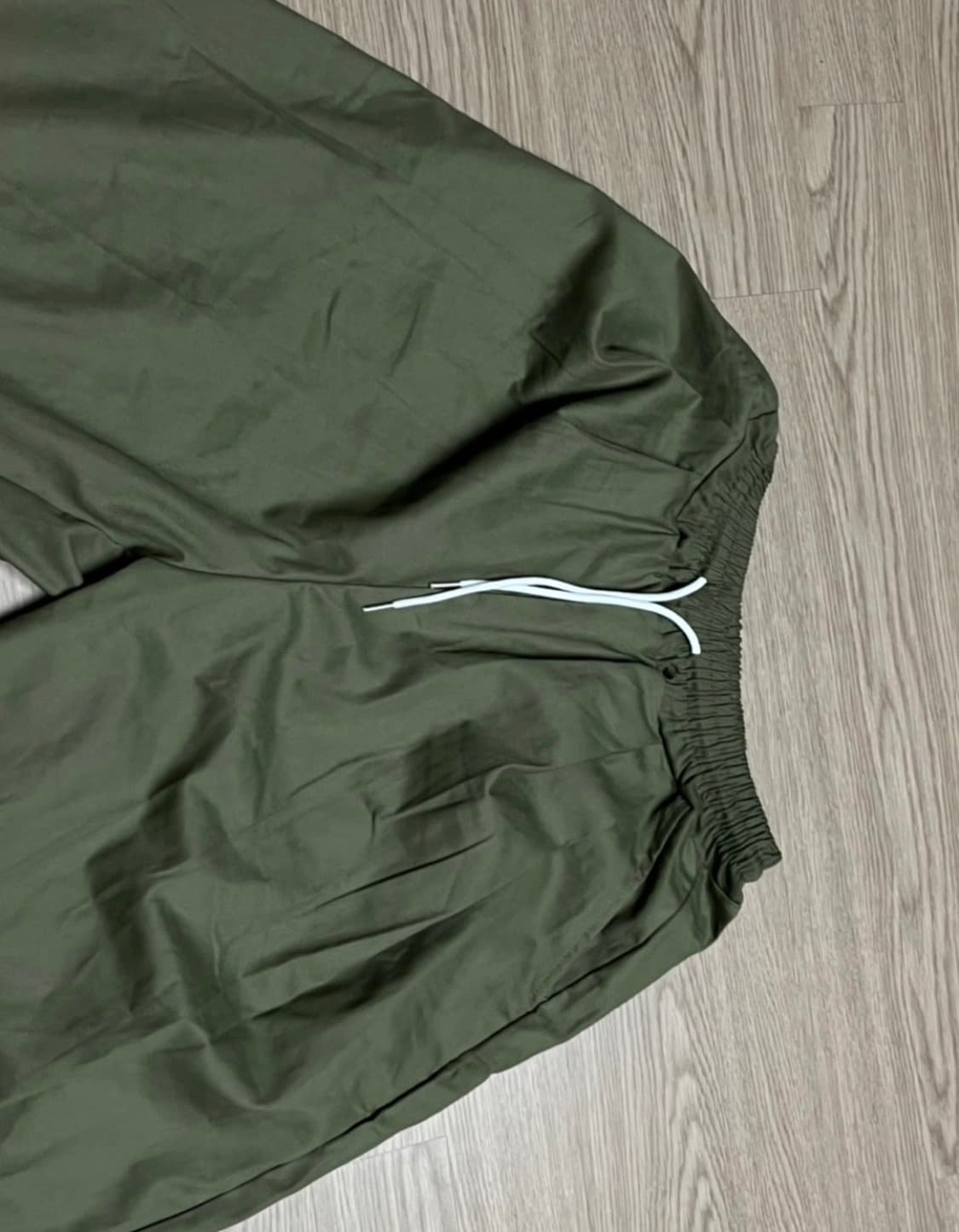 [새상품] 카키 블랙 버뮤다 팬츠 반바지 상품이미지3