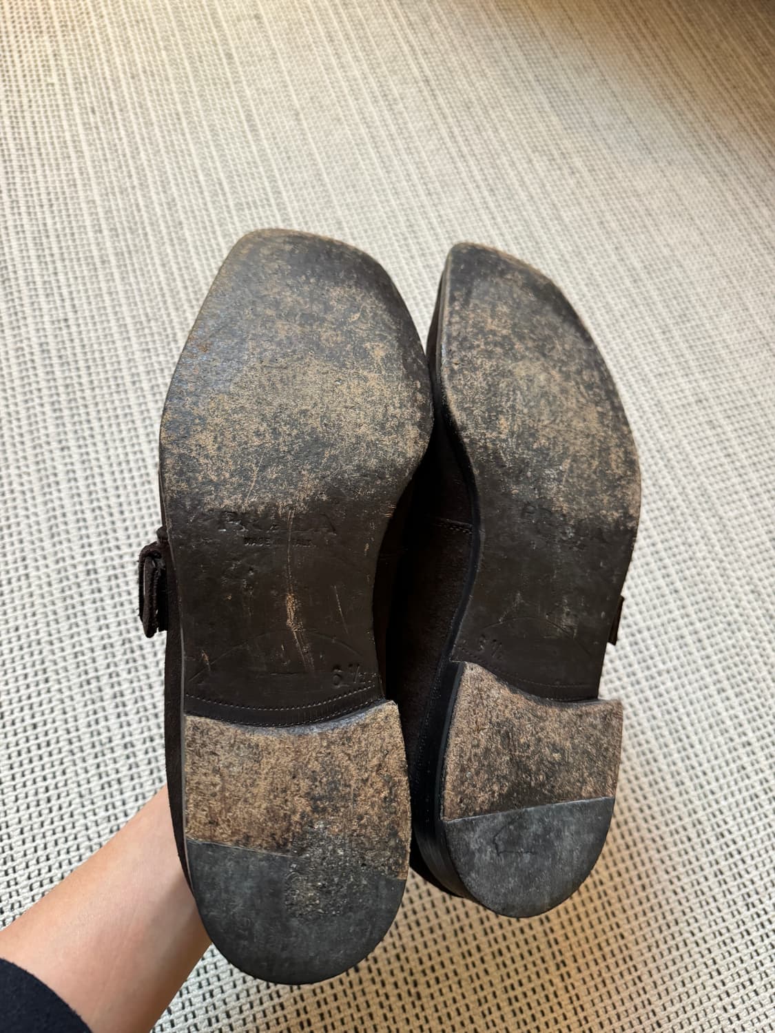 프라다 버클 스웨이드 로퍼 상품이미지6