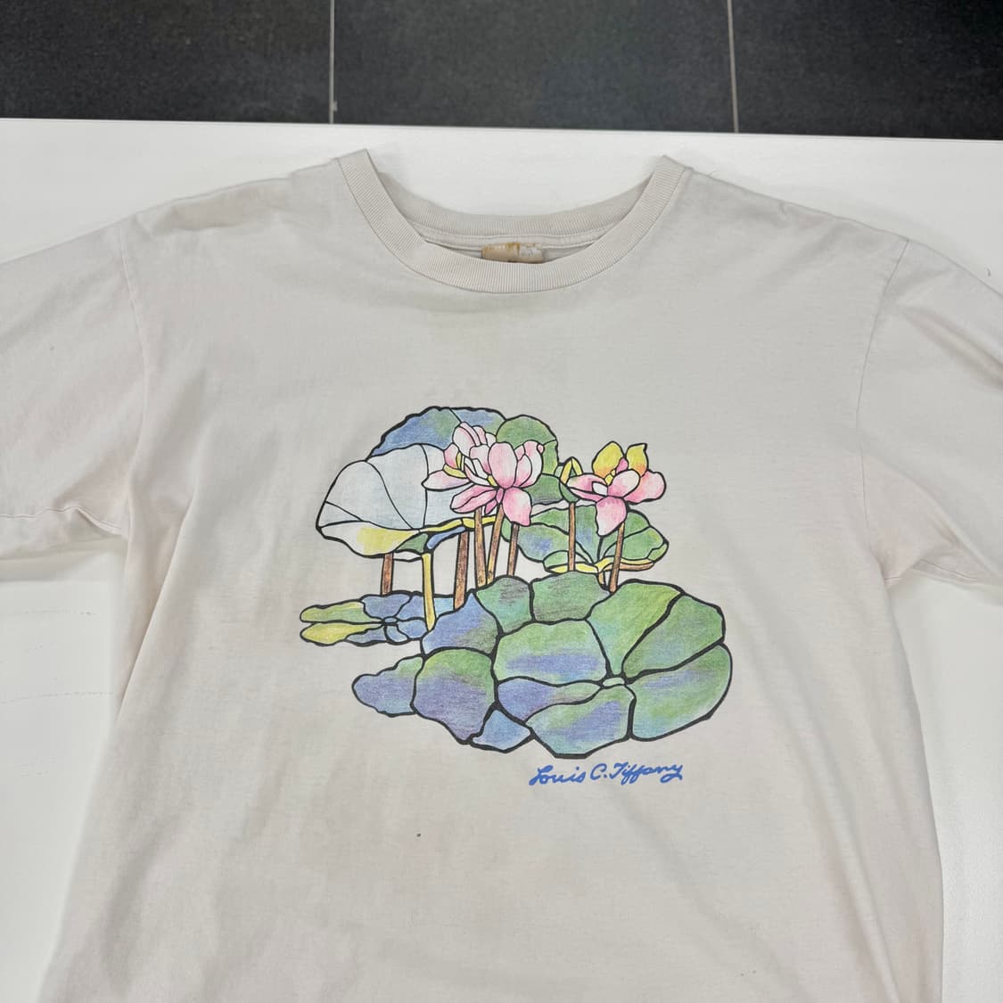 90‘s Lotus Flower Motif Art T-shirts 상품이미지2