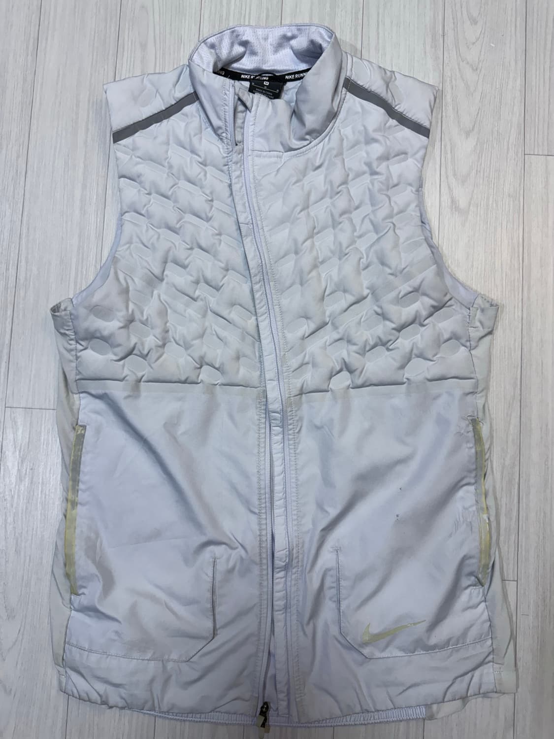 나이키 에어로로프트 경량 조끼 상품이미지1