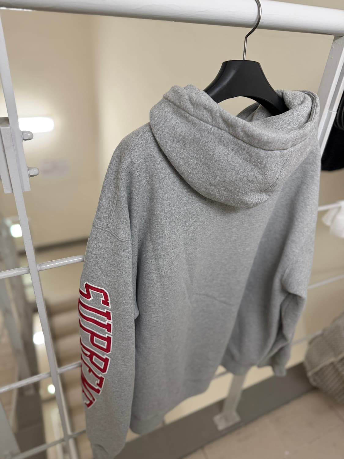 슈프림 [정품] 후드티 (시세 32만) 자수 로고 XL(105이상) 상품이미지2