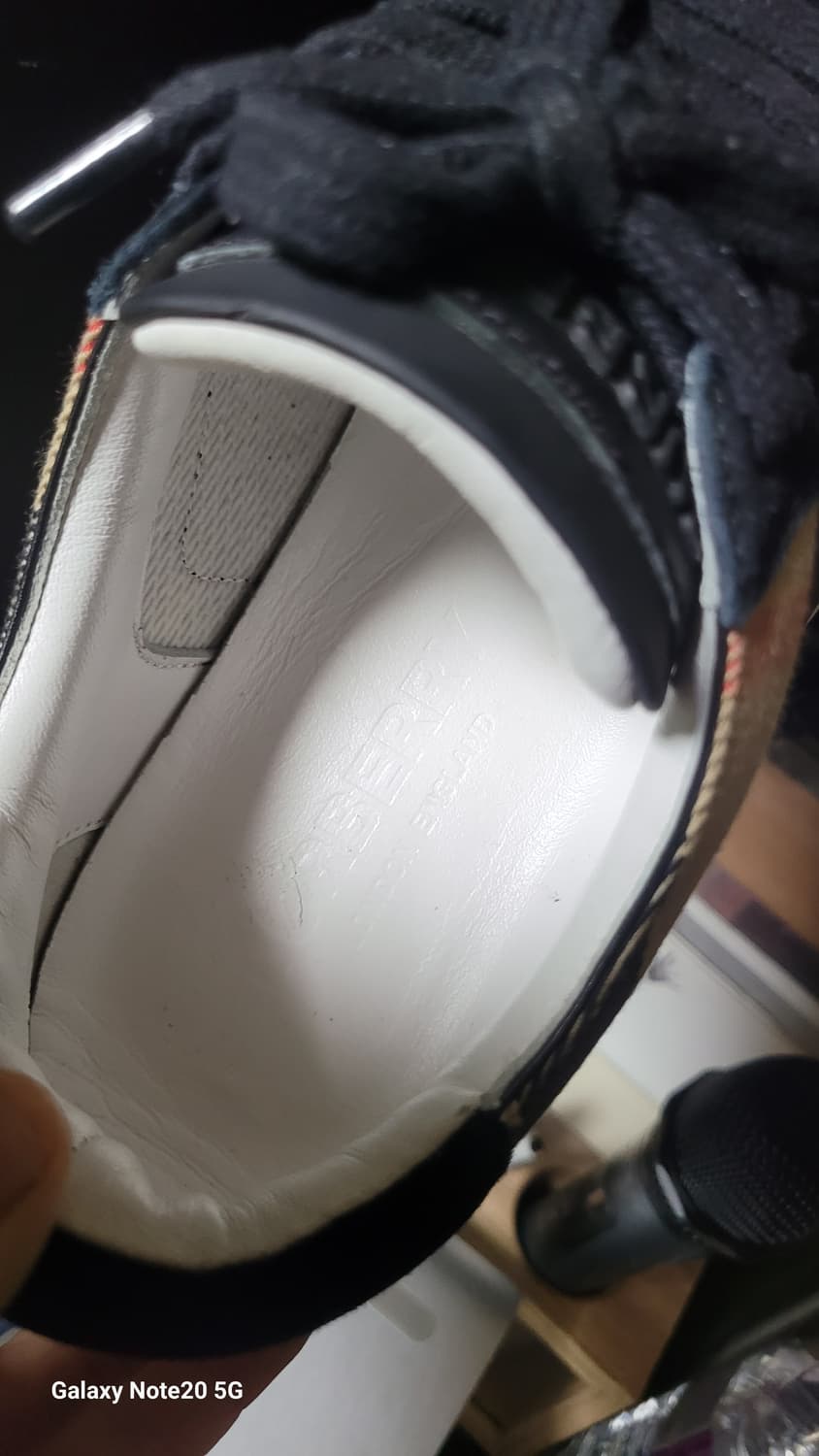 버버리 스니커즈 상품이미지6