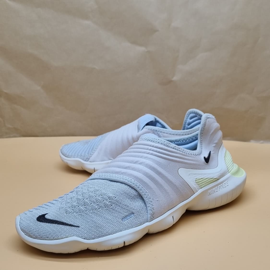 나이키 프리 런 플라이니트3.0 런닝화270. 상품이미지1