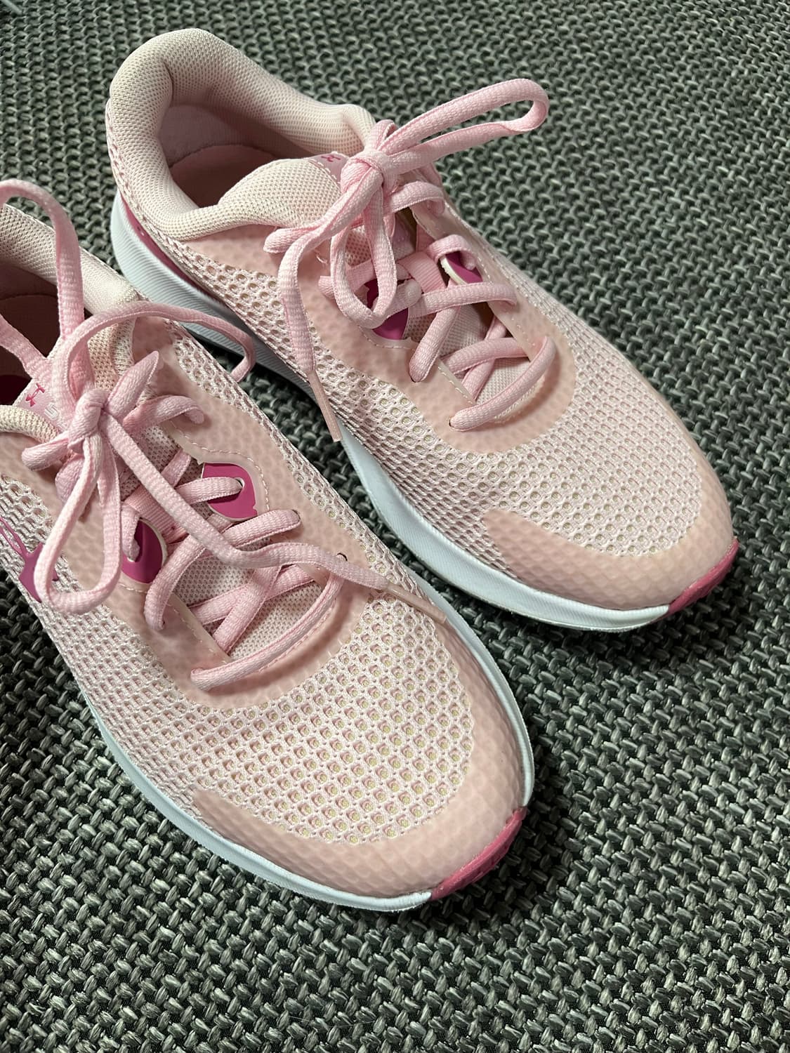 언더아머 여성 핑크 운동화 230 상품이미지4