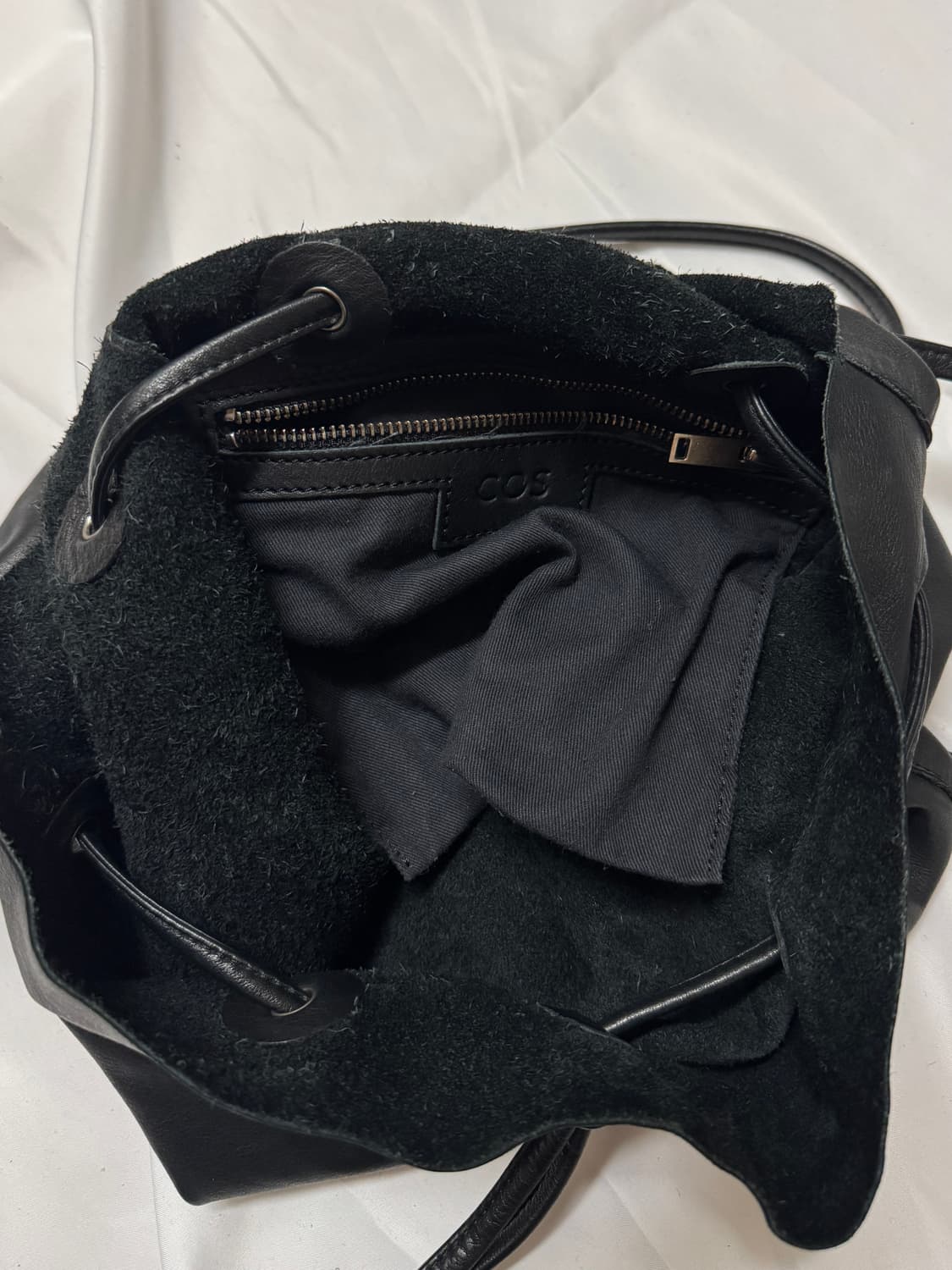 Cos 카프스킨 드로우스트링백 상품이미지5