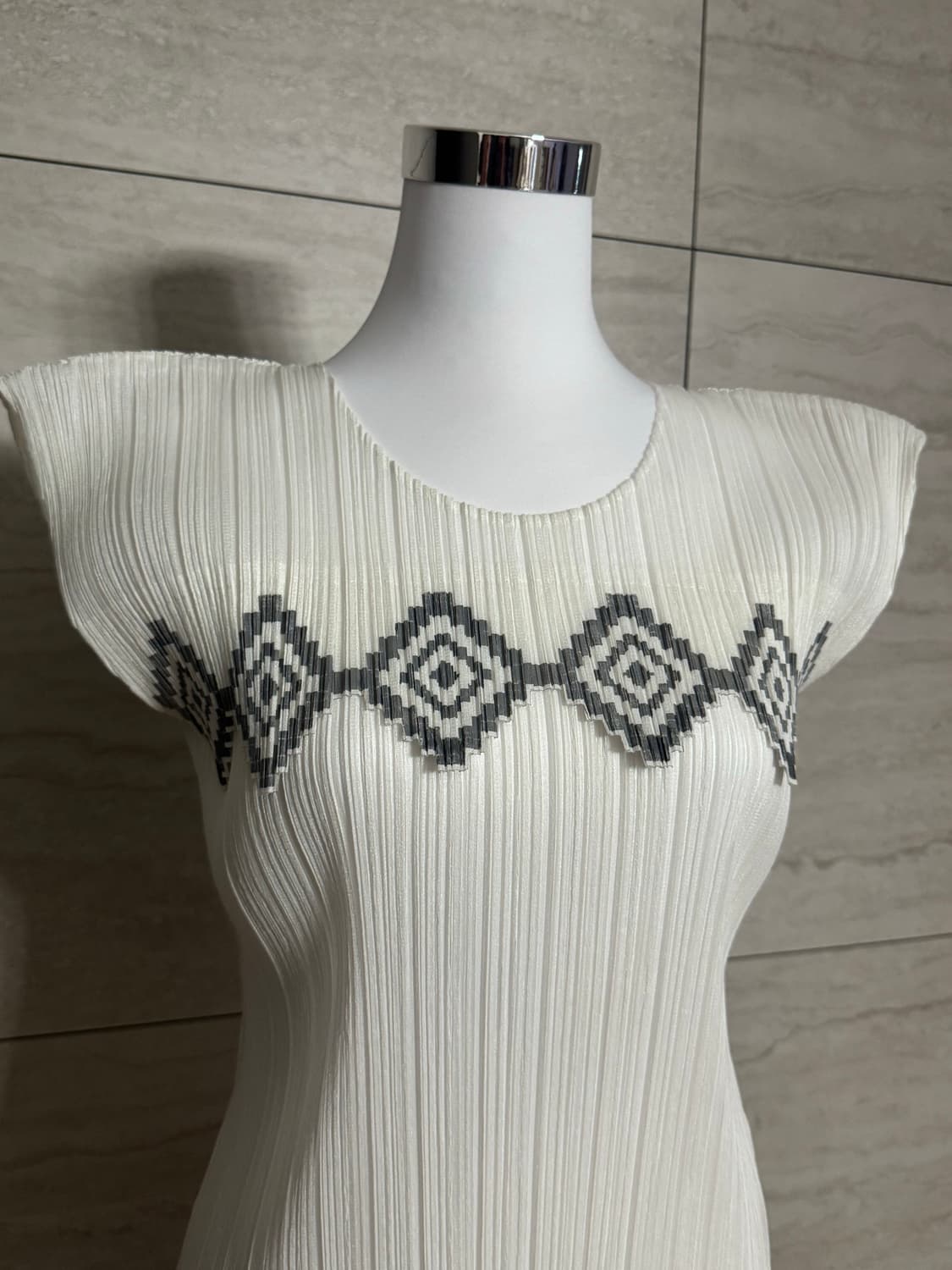 pleats please 화이트 아가일 슬리브리스 상품이미지3