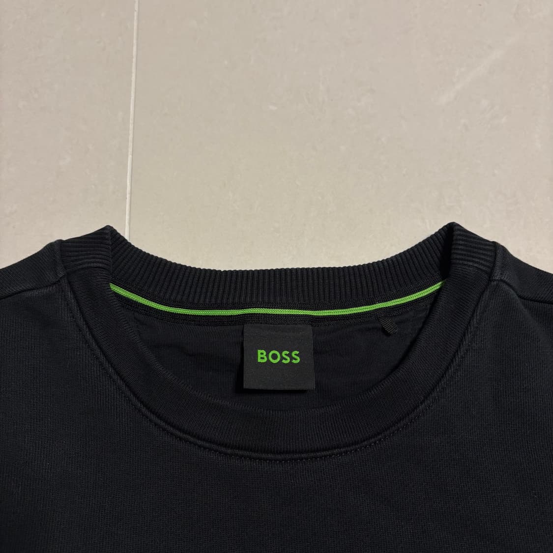 정품 휴고 보스 BOSS 빅로고 블랙 맨투맨 티셔츠 상품이미지6