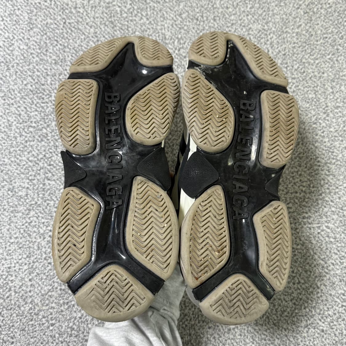 발렌시아가 x 아디다스 트리플S 250 상품이미지8