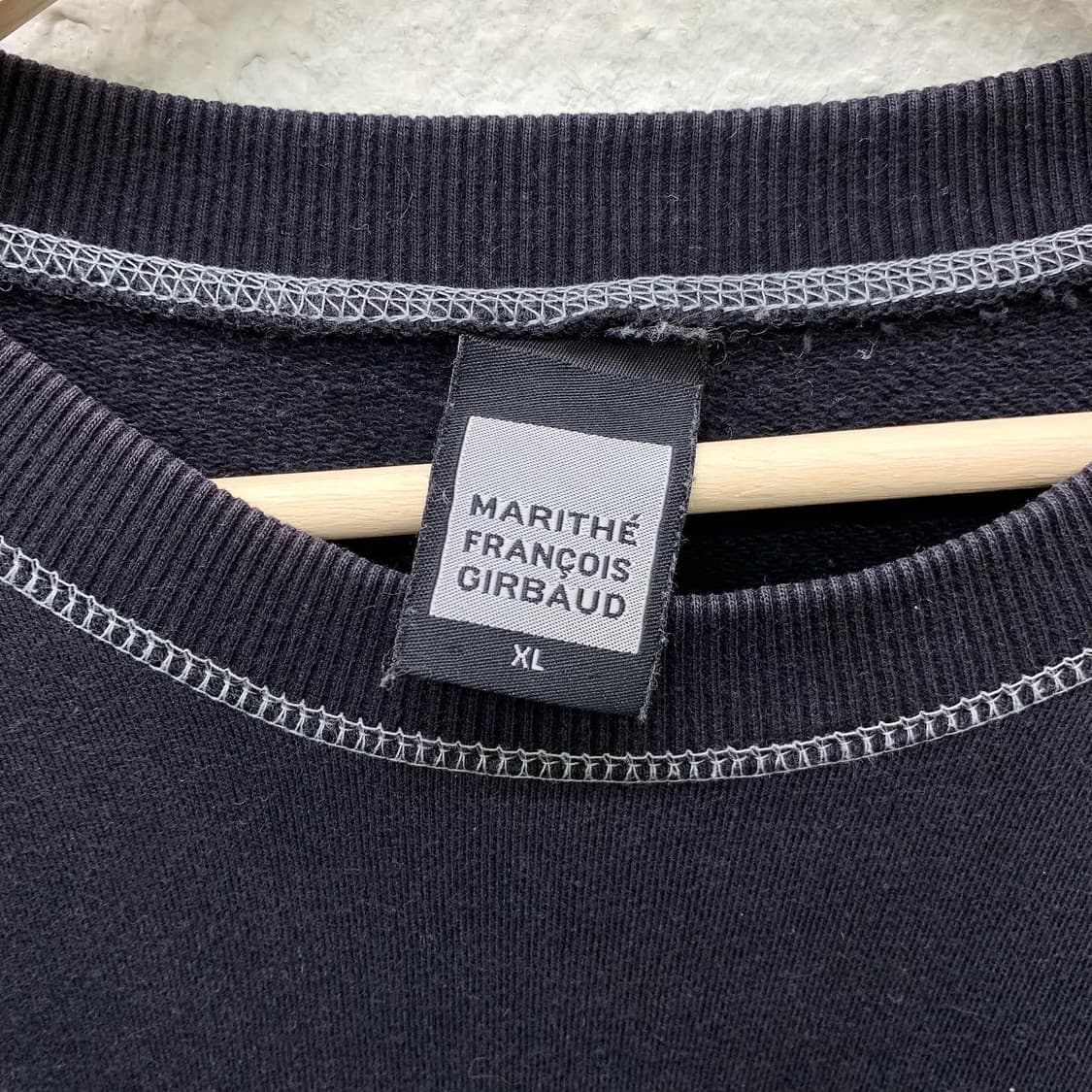 마리떼 프랑소와 저버 블랙 로고 스티치 스웻셔츠  상품이미지8