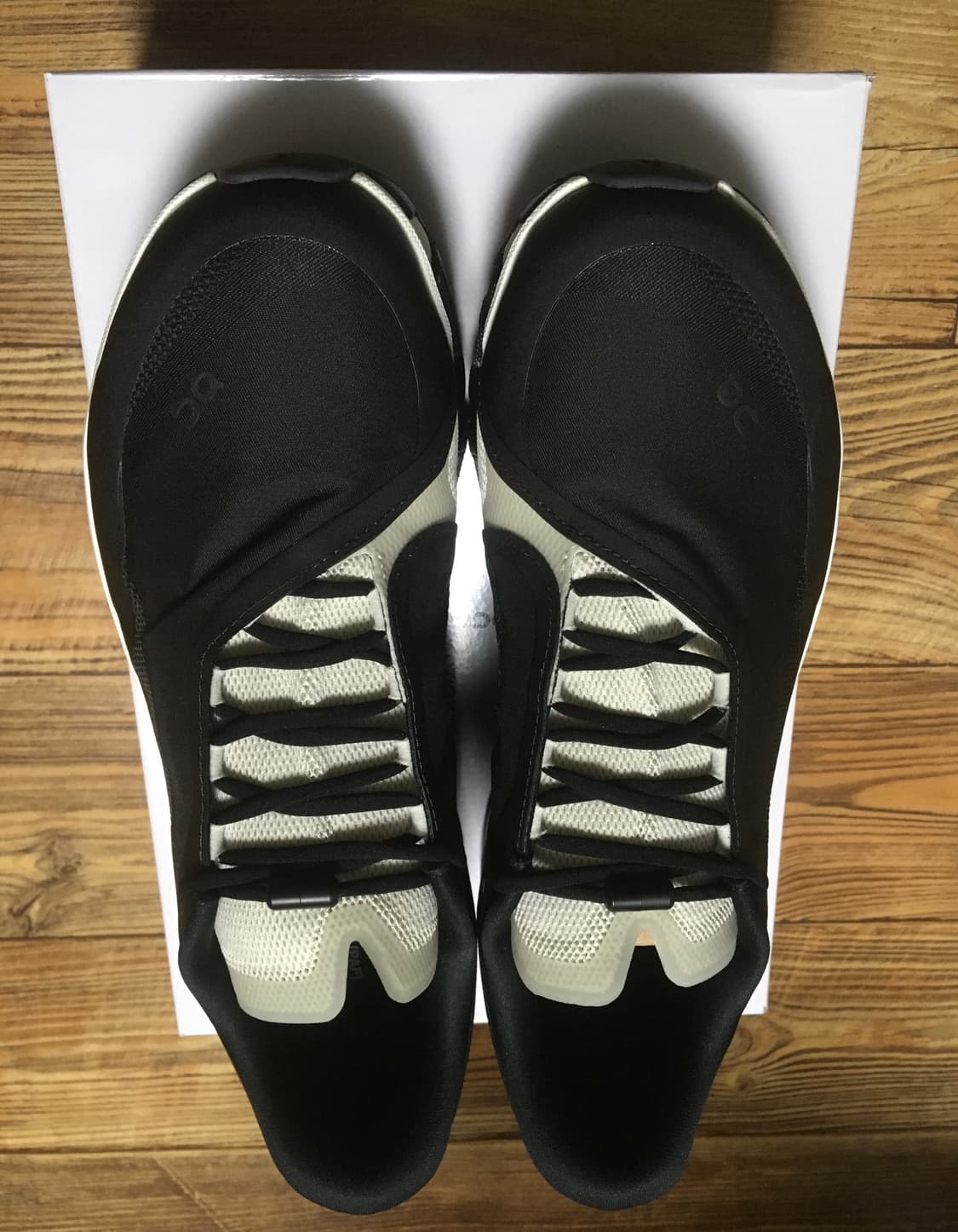 (280)온러닝 파프 클라우드몬스터 하이퍼 블랙 판매합니다 상품이미지2