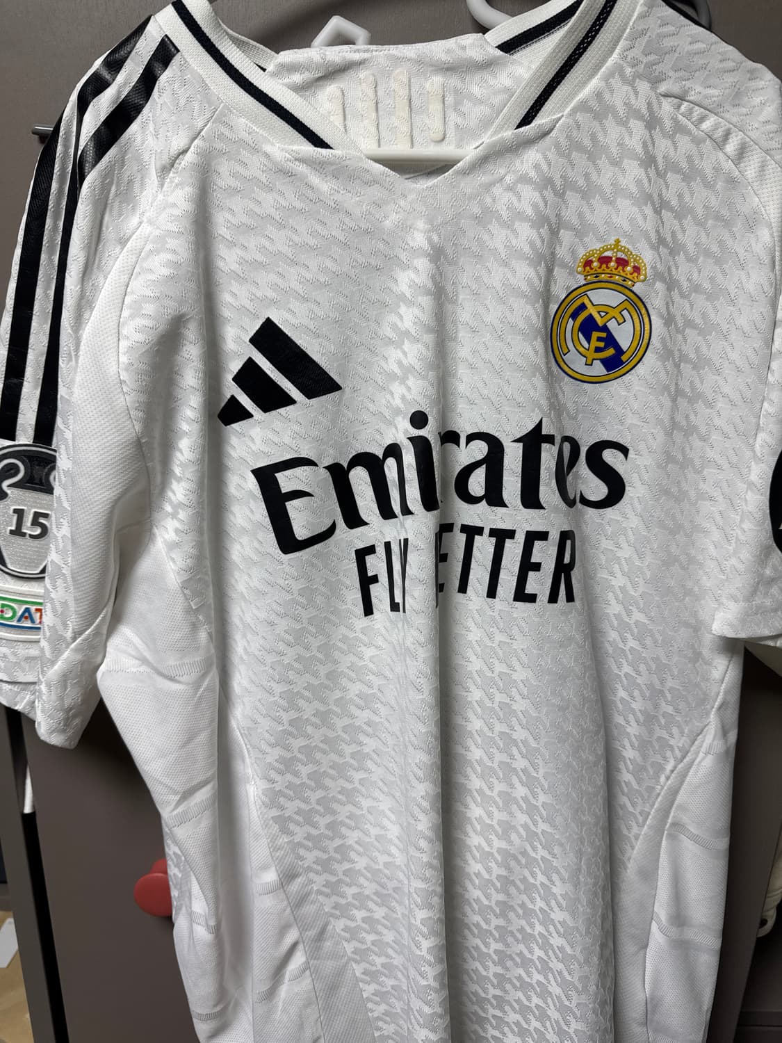 24-25시즌 레알마드리드 현지 공홈에서 구매한 벨링엄 유니폼 판매합니다 상품이미지1
