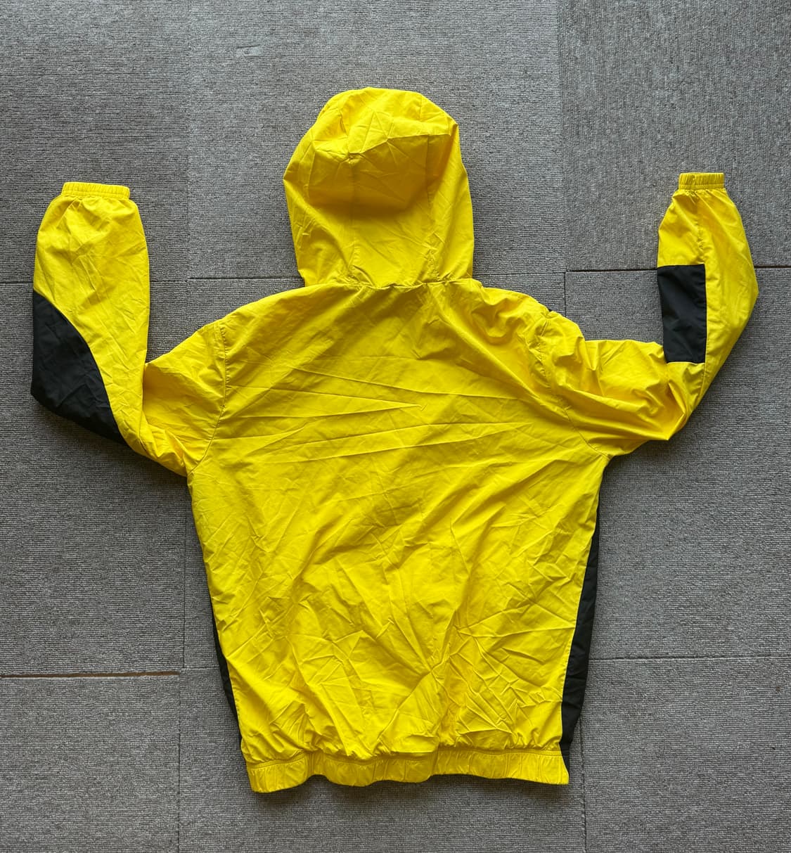 도르트문트 푸마 윈드브레이커 상품이미지2