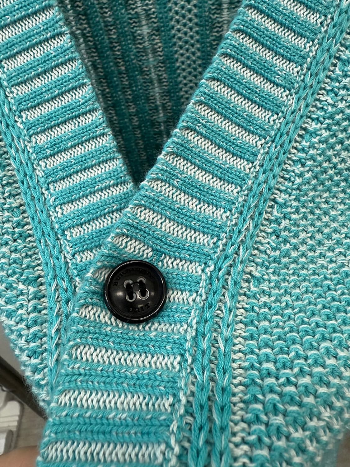 100) 버버리 씨그린 캐시미어 가디건 상품이미지7