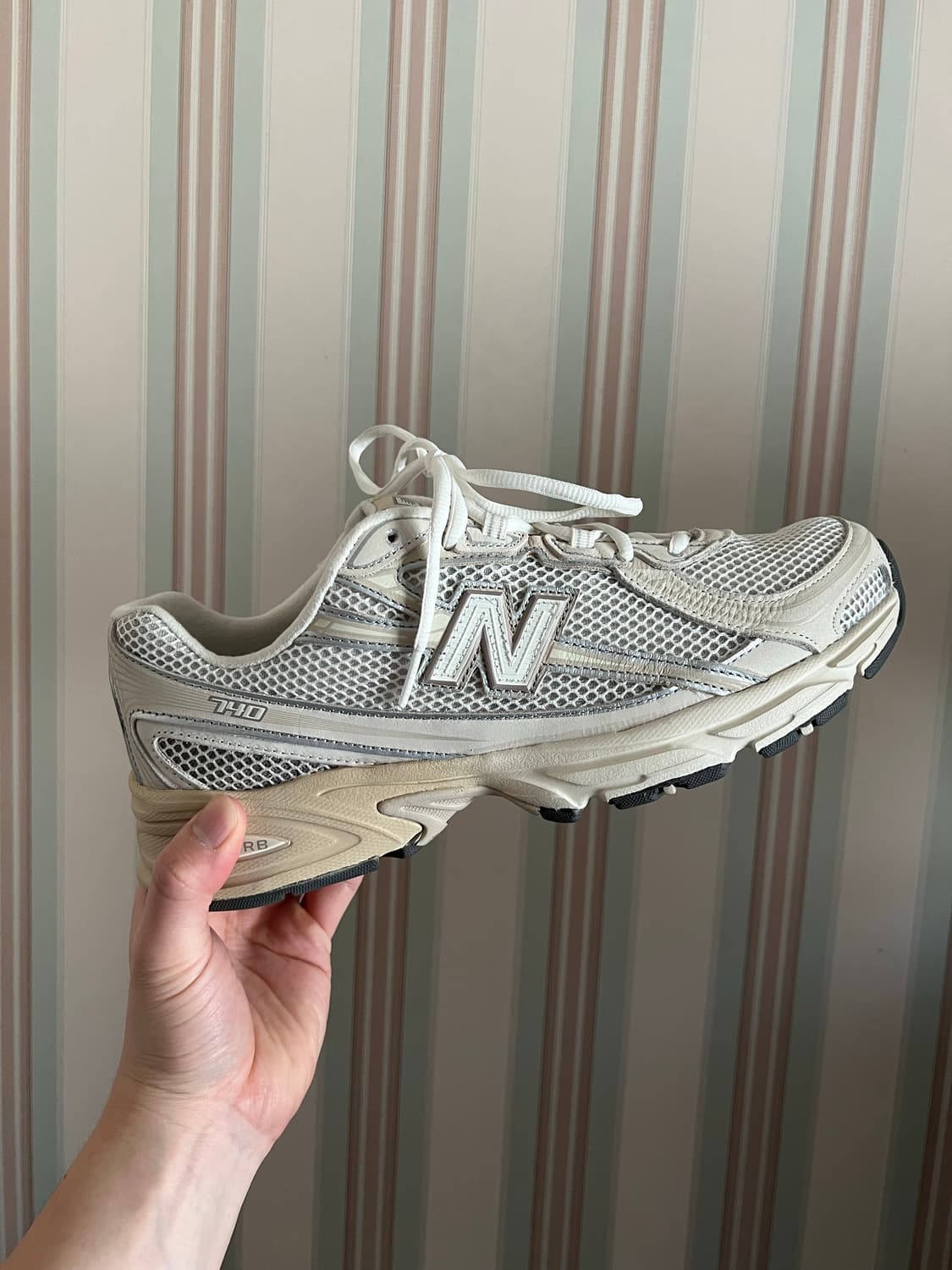 뉴발란스 740 씨솔트 상품이미지1