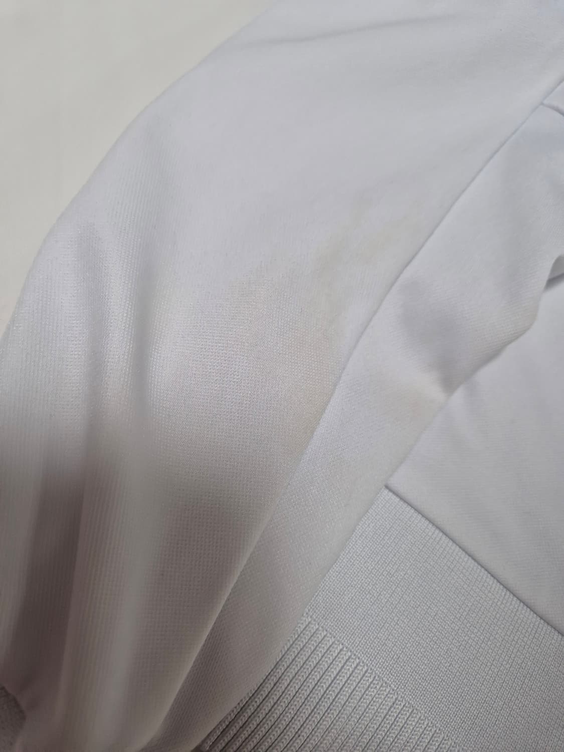 레알 마드리드 트레이닝 상의 팝니다  상품이미지5