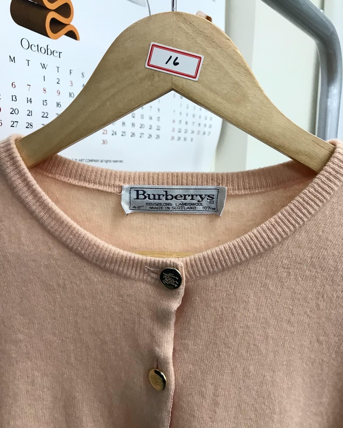 버버리 연핑크 금장 라운드 울 가디건 상품이미지2