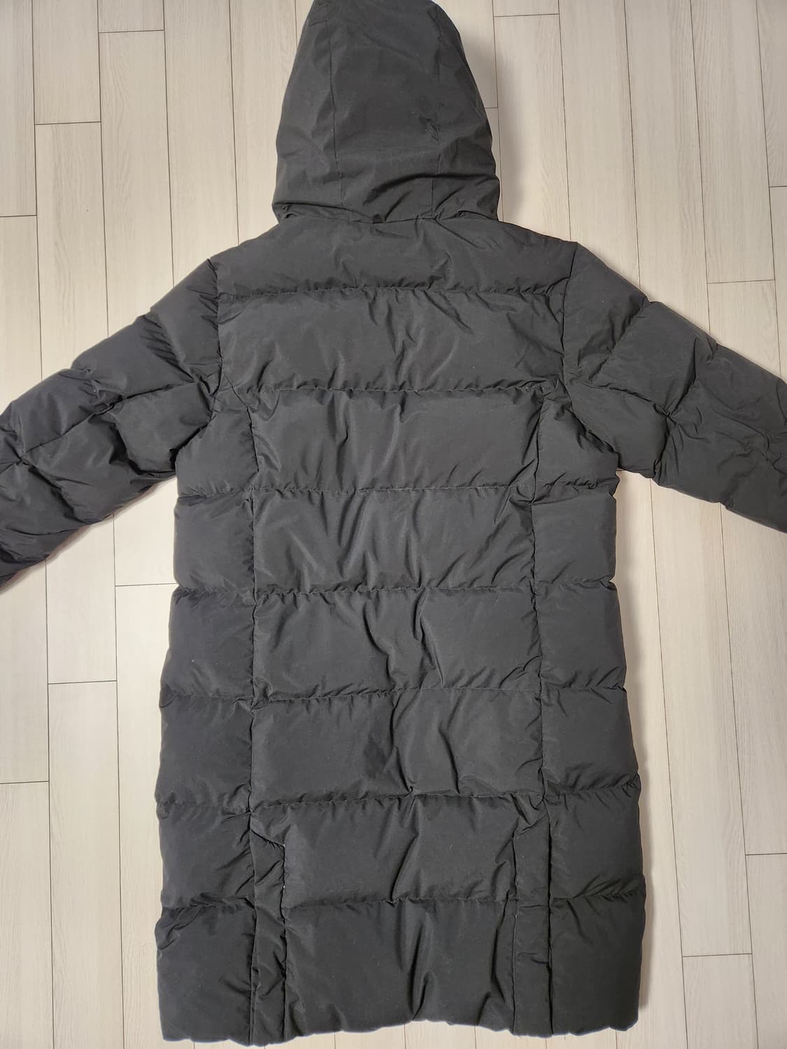 새상품급)블랙야크 24년 아이유 남녀공용 방풍 기능성 롱패딩 L크로노스롱 상품이미지9