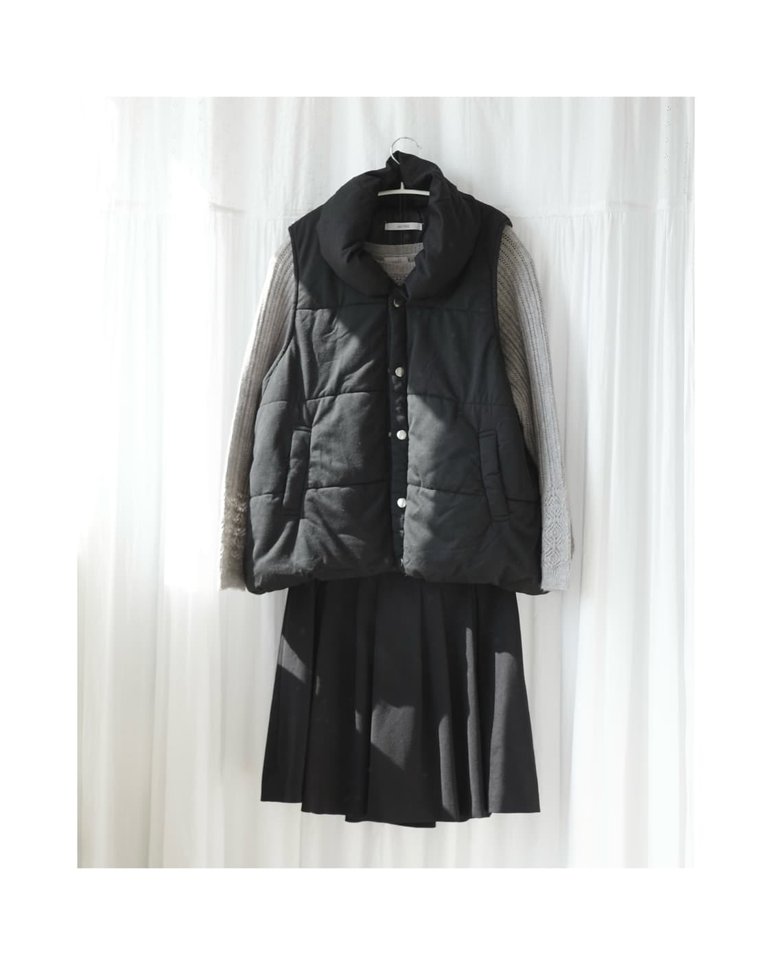 Black round padded vest 상품이미지6