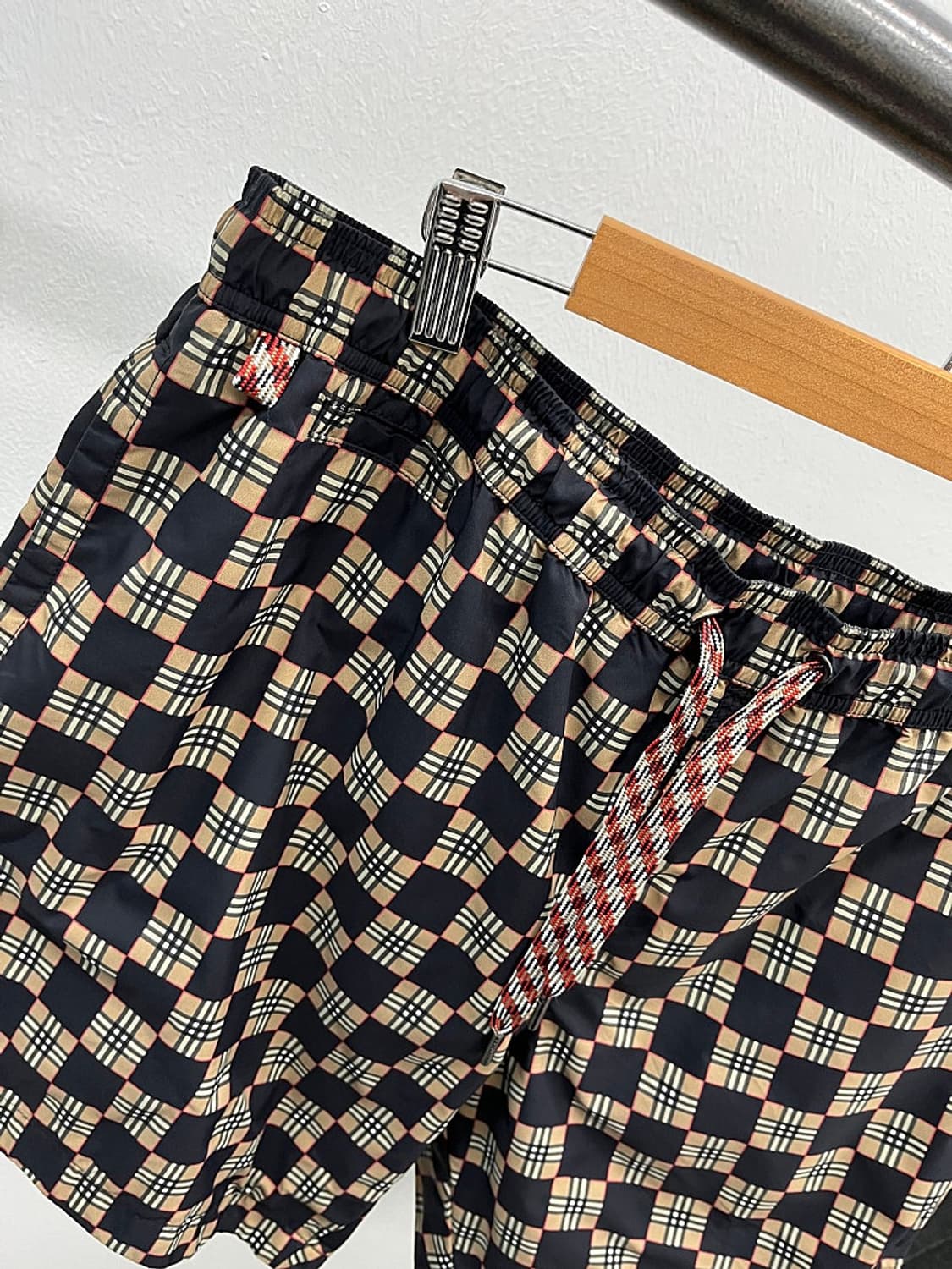 34) 버버리 신형 체크 쇼츠  상품이미지2