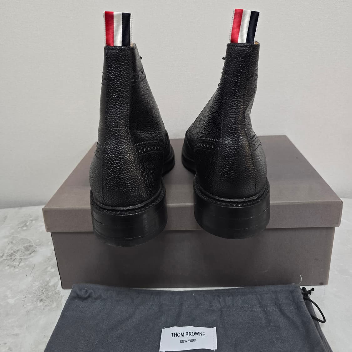 톰브라운 페블 레더 윙팁 부츠 8.5사이즈 판매 상품이미지4