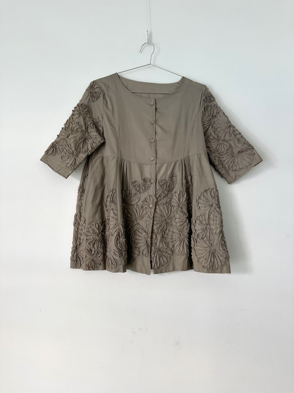 SON JUNG WAN 3D trimming top / brown 상품이미지1