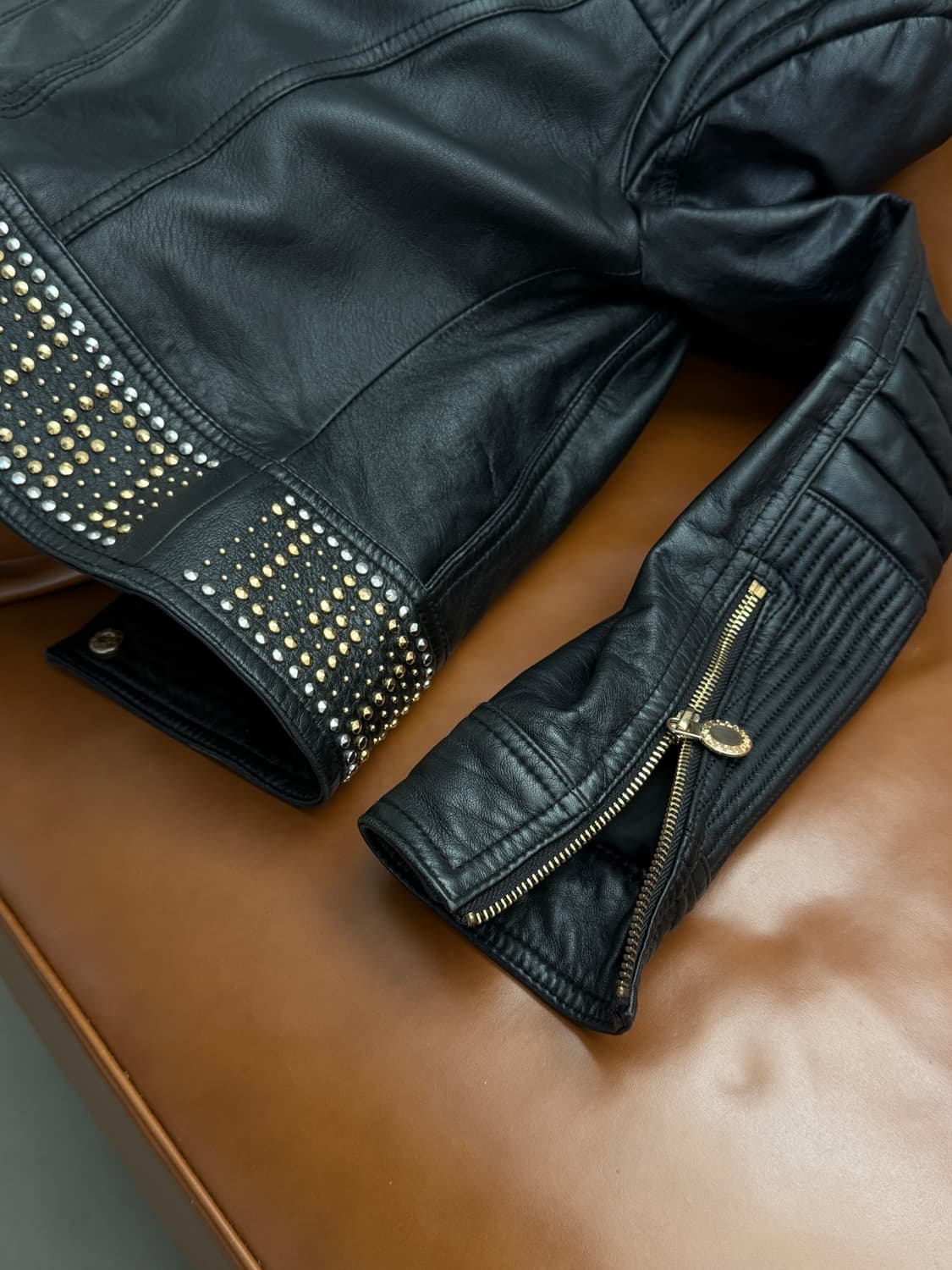 Versace for H&m Stud leather jacket 상품이미지4