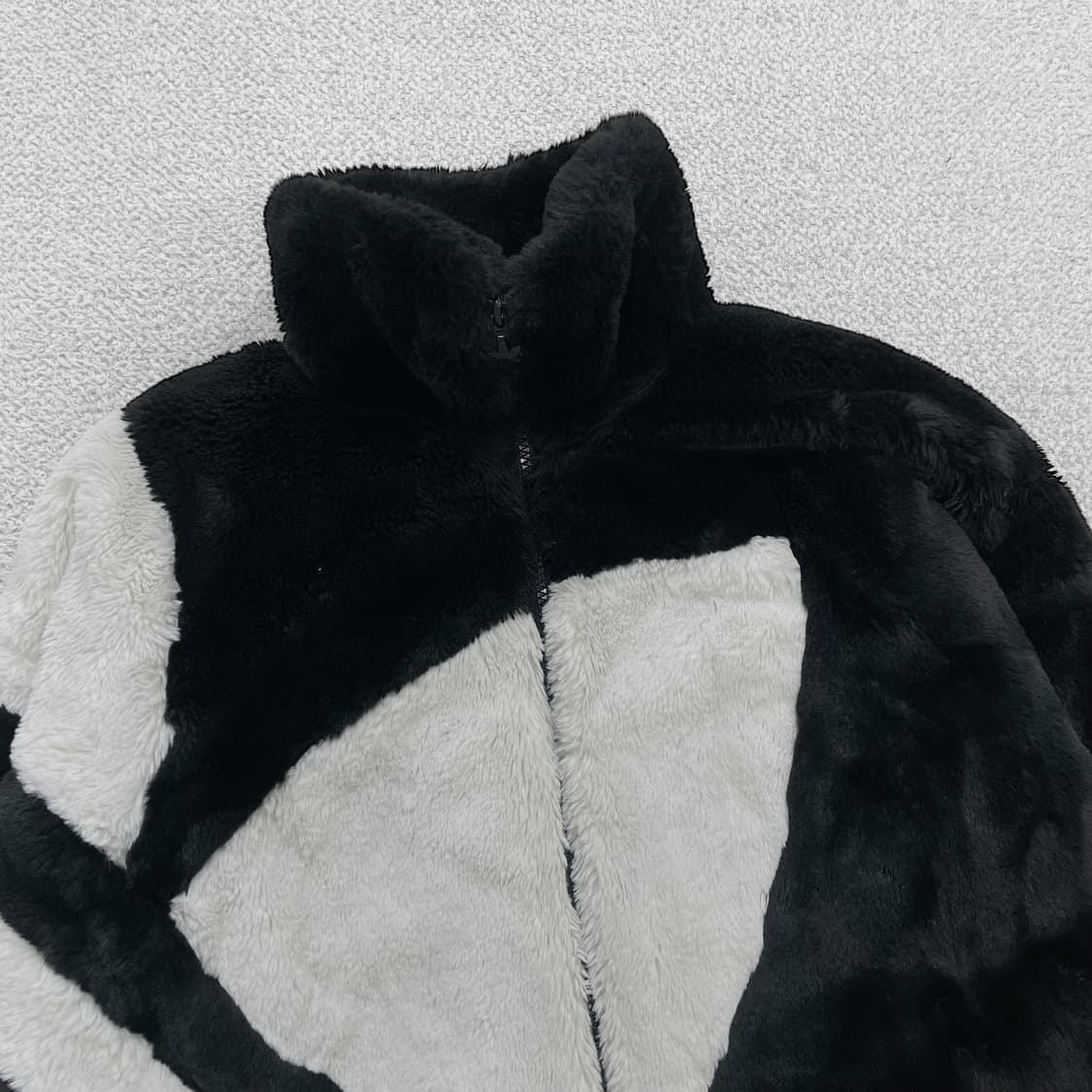 아디다스 트레포일 퍼 자켓 블랙 화이트 상품이미지2