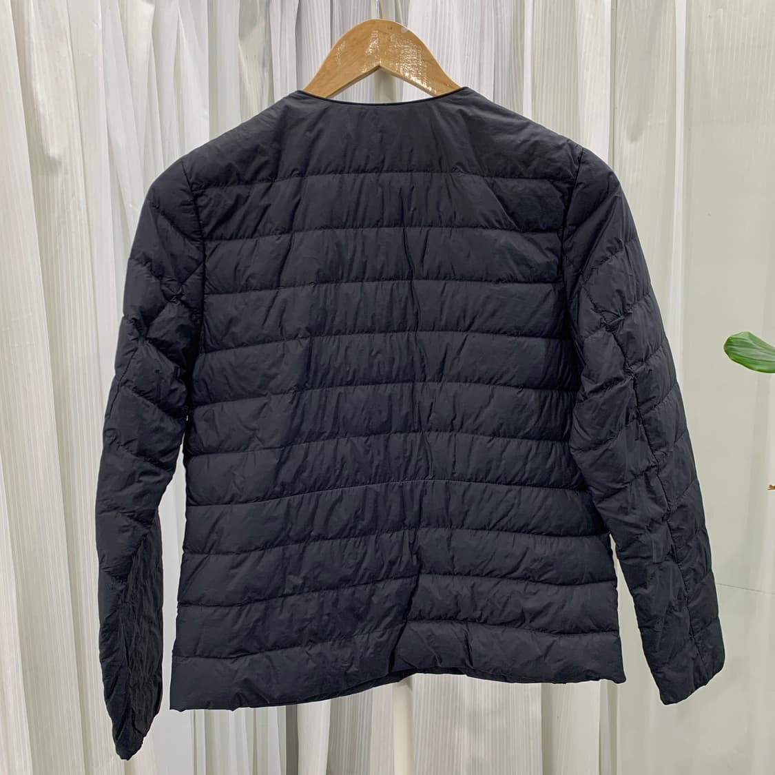 일본 유니클로 울트라 라이트 다운 여성 경량 패딩 1744 상품이미지3