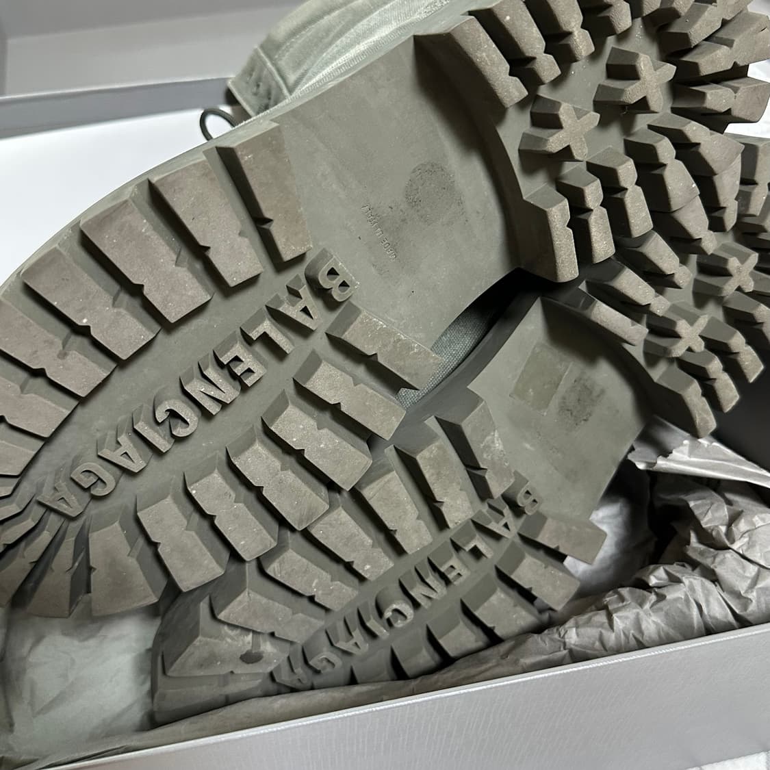 [45] 발렌시아가 스트라이크 컴뱃 부츠 카키 상품이미지5