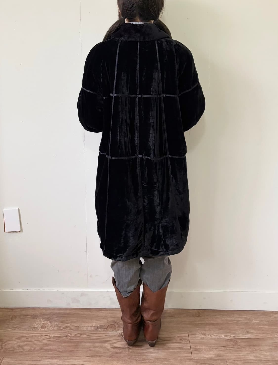 Jilliow voice 블랙 벨벳 무스탕 코트 상품이미지9