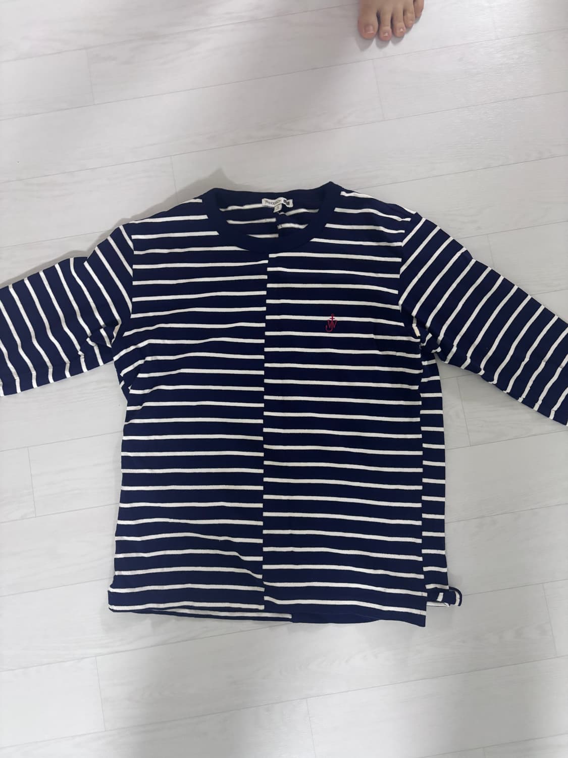 Jw anderson uniqlo 스트라이프 긴팔 상품이미지1