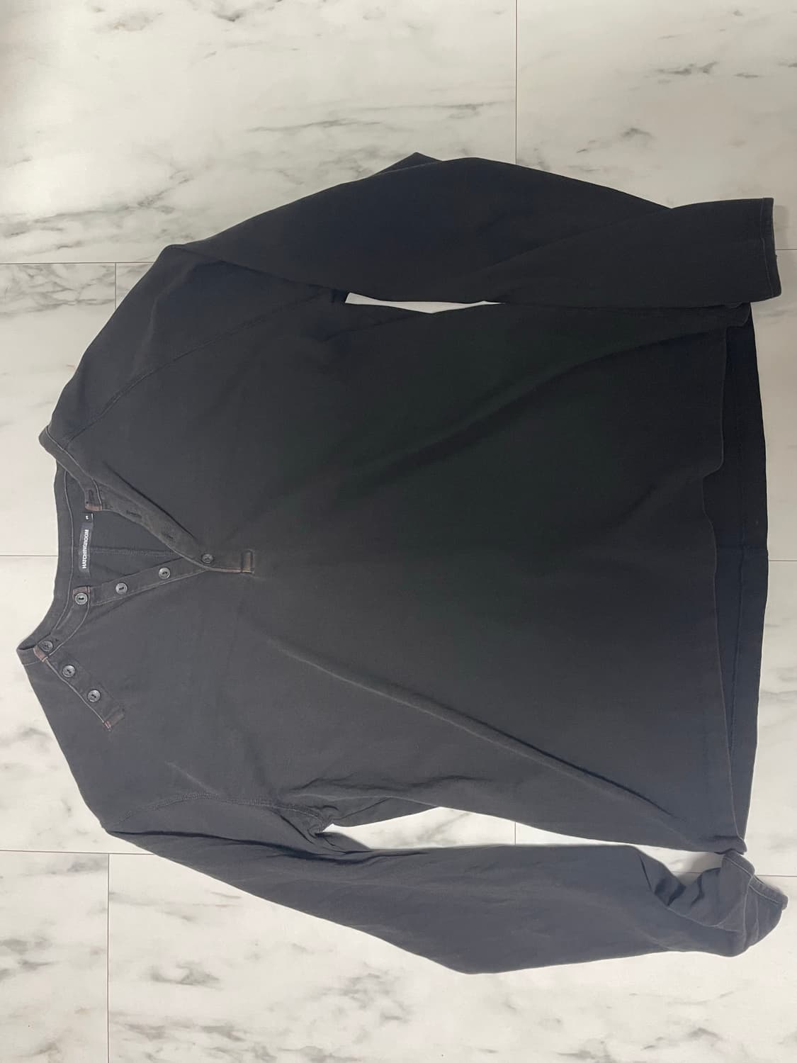 해칭룸 더블 헨리넥 상품이미지1