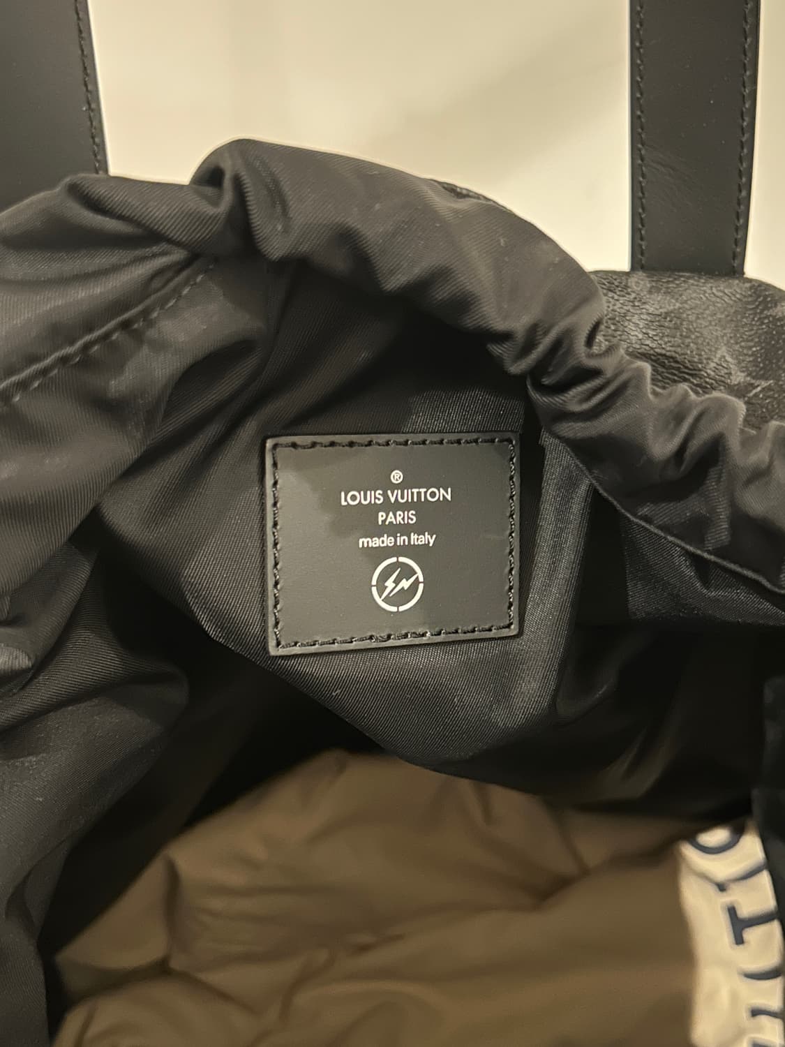 Louis Vuitton x Fragment Monogram Tote 상품이미지3