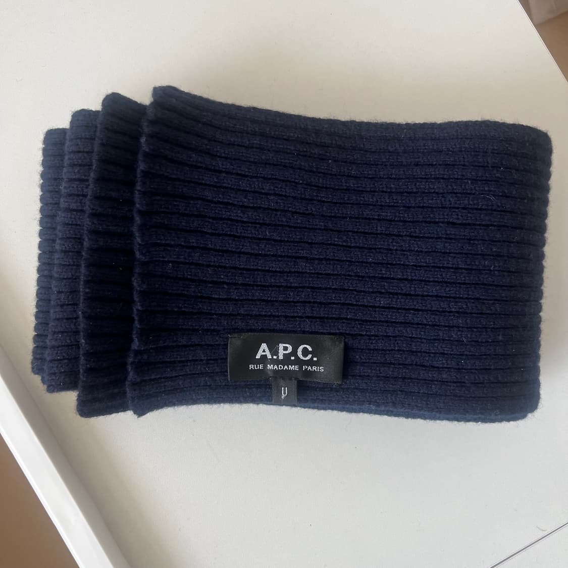 APC 네이비 머플러 상품이미지1