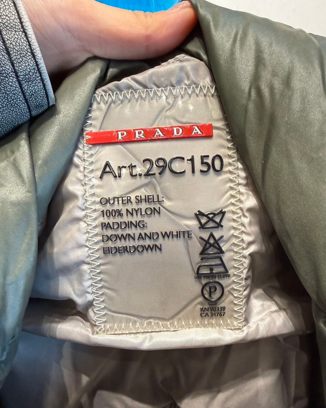 프라다 카키 덕다운 벨티드 패딩 점퍼  상품이미지9