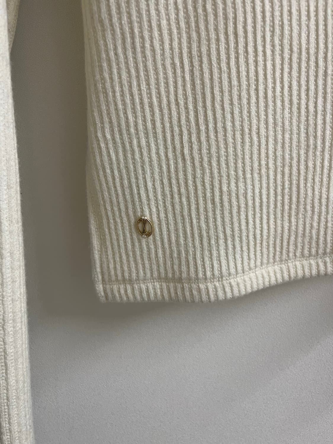 [키오프 하늘]루시르주 Shoulder cutting turtleneck 상품이미지6