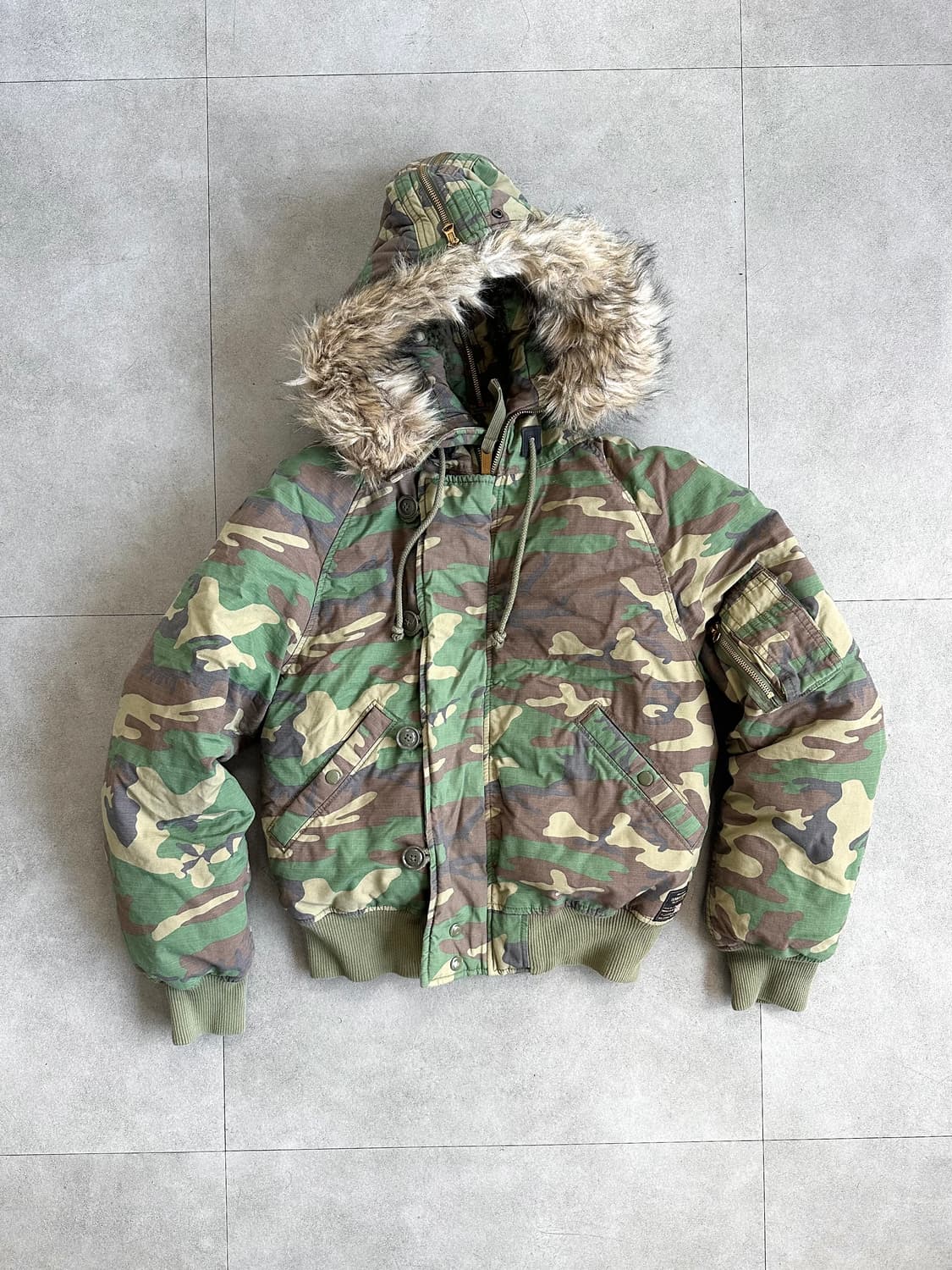 랄프로렌 카모 퍼 후드 크롭 봄버 상품이미지1