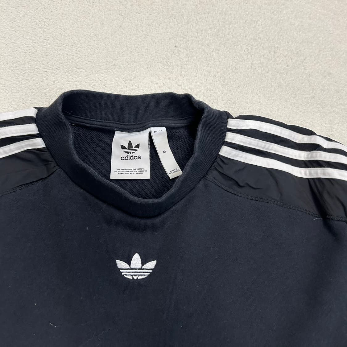 Adidas Black Center Logo Sweatshirt  상품이미지6