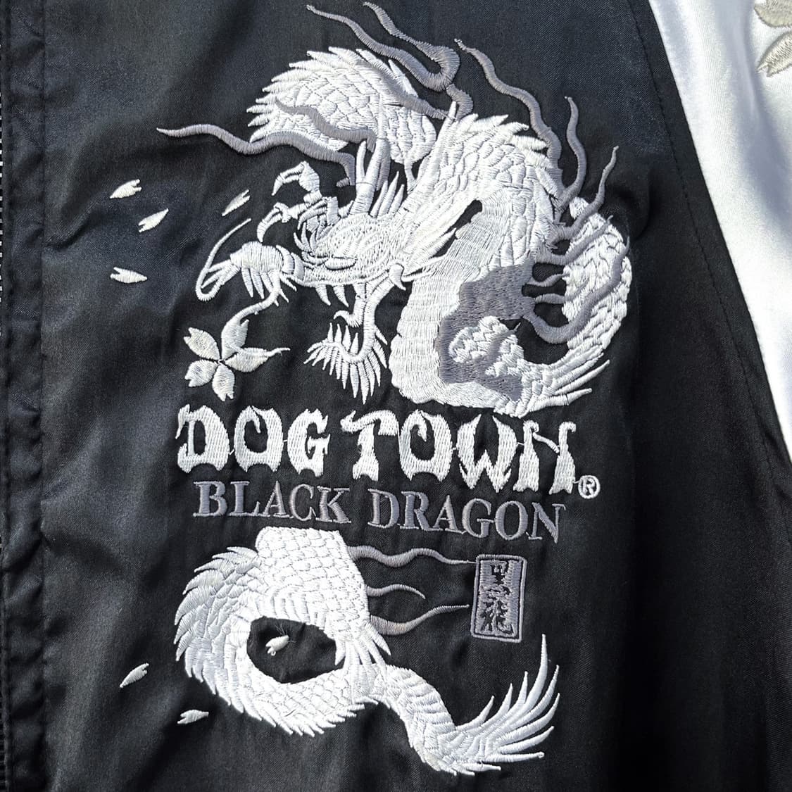 독 타운 90s 블랙 드래곤 수베니어 사틴 스카쟌 상품이미지6
