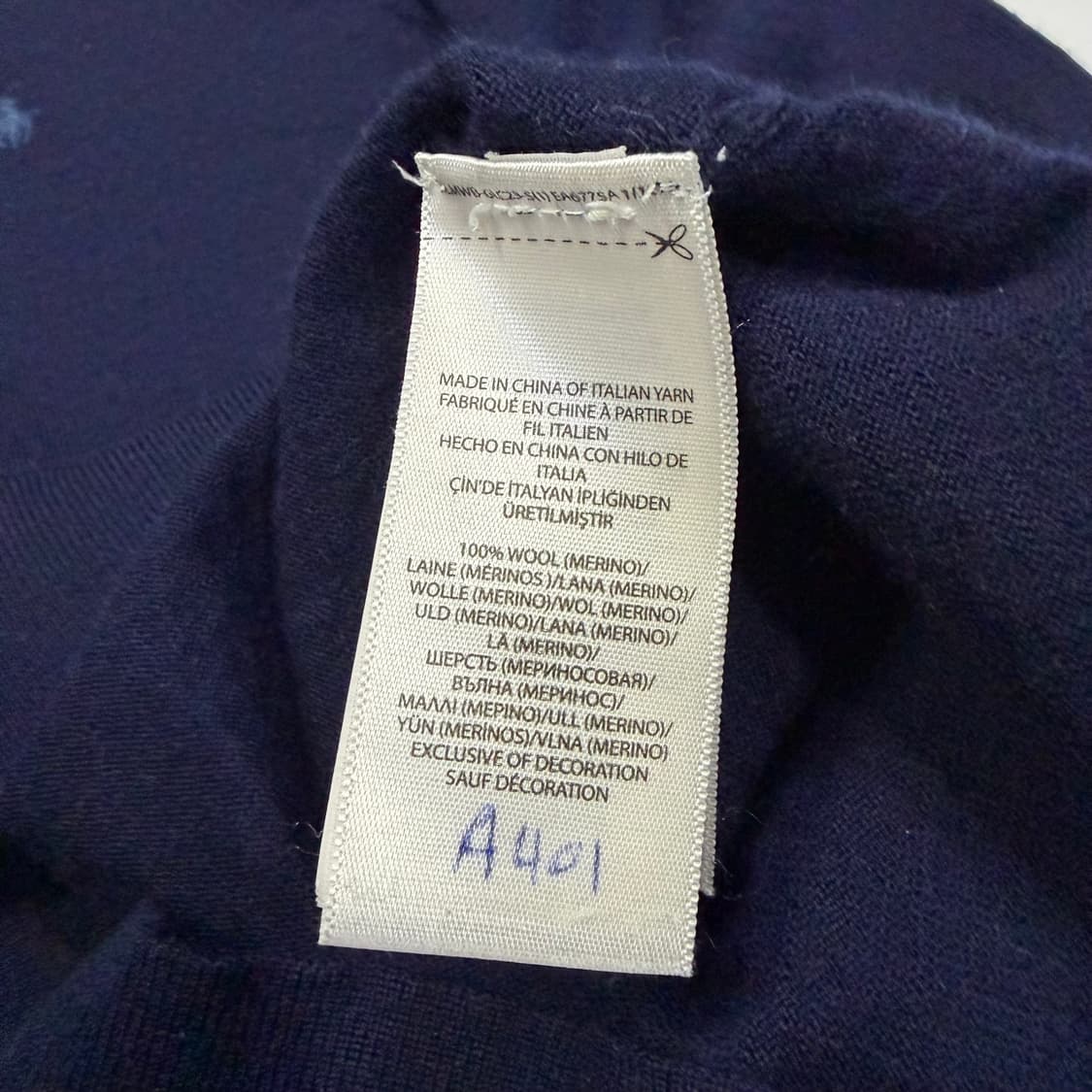 폴로 랄프로렌 네이비 메리노 울 V넥 니트 상품이미지4