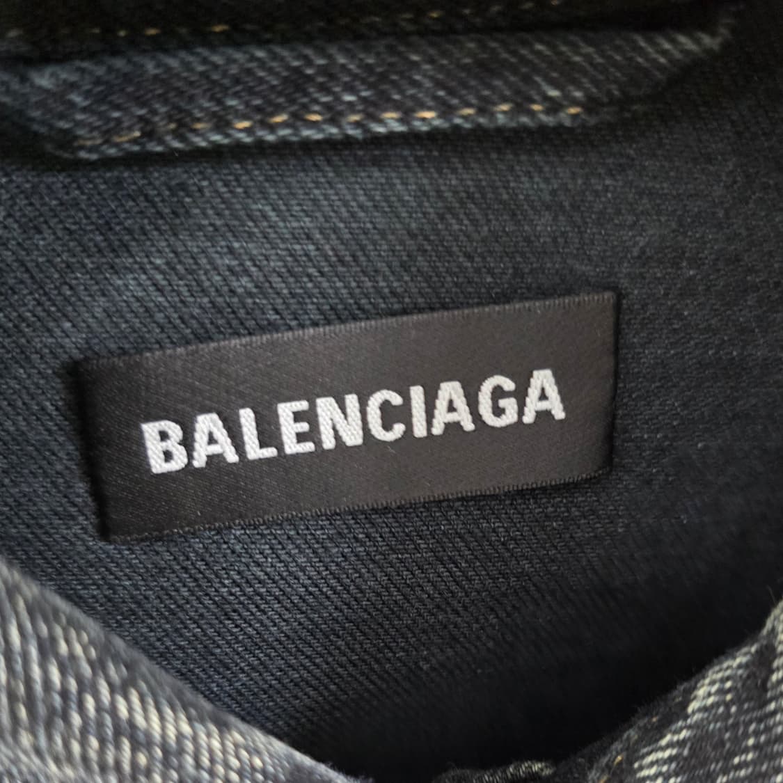 발렌시아가 백로고 흑청 데님 자켓 48사이즈 105 판매 상품이미지4