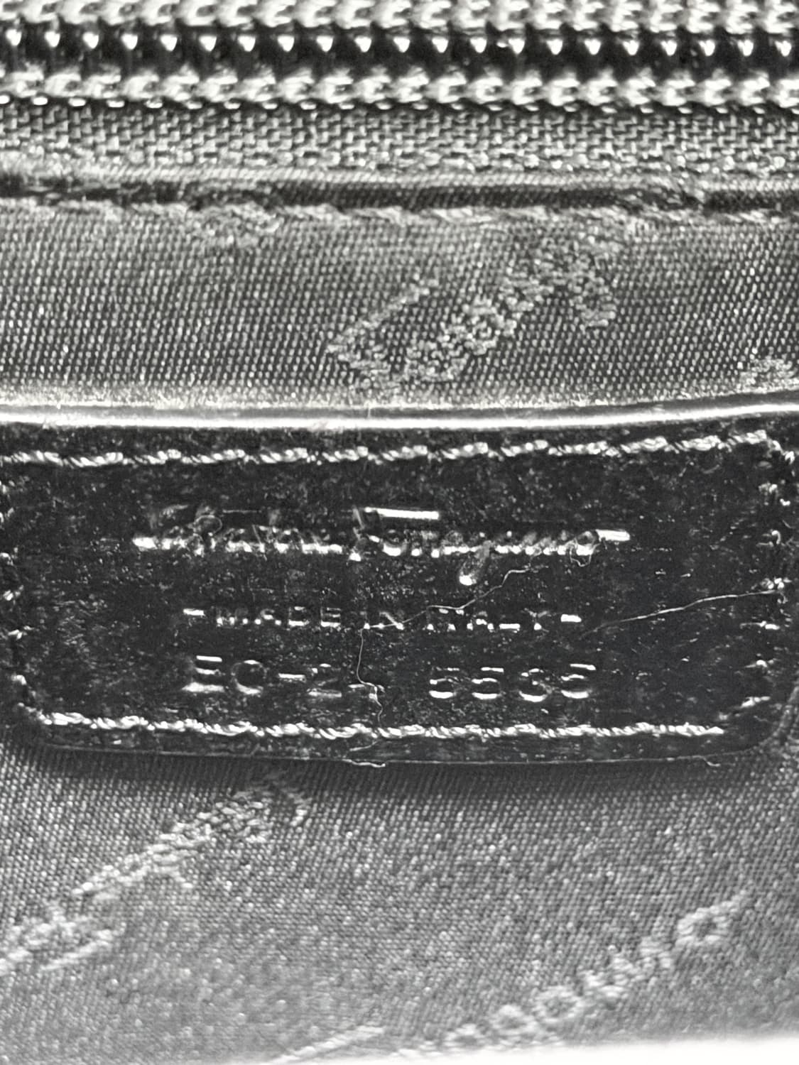 페라가모 블랙 레더 클러치백 상품이미지7