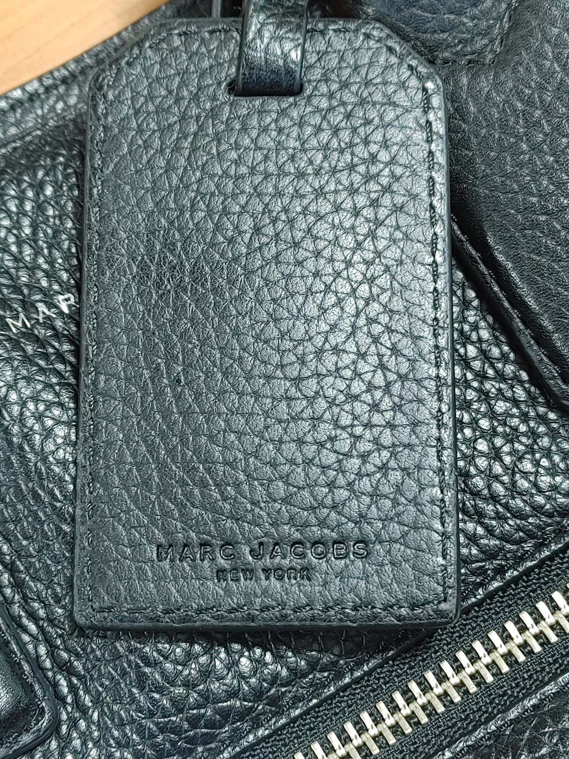 MARC JACOBS 마크제이콥스 천연소가죽 사각 오픈형 토트백 상품이미지5