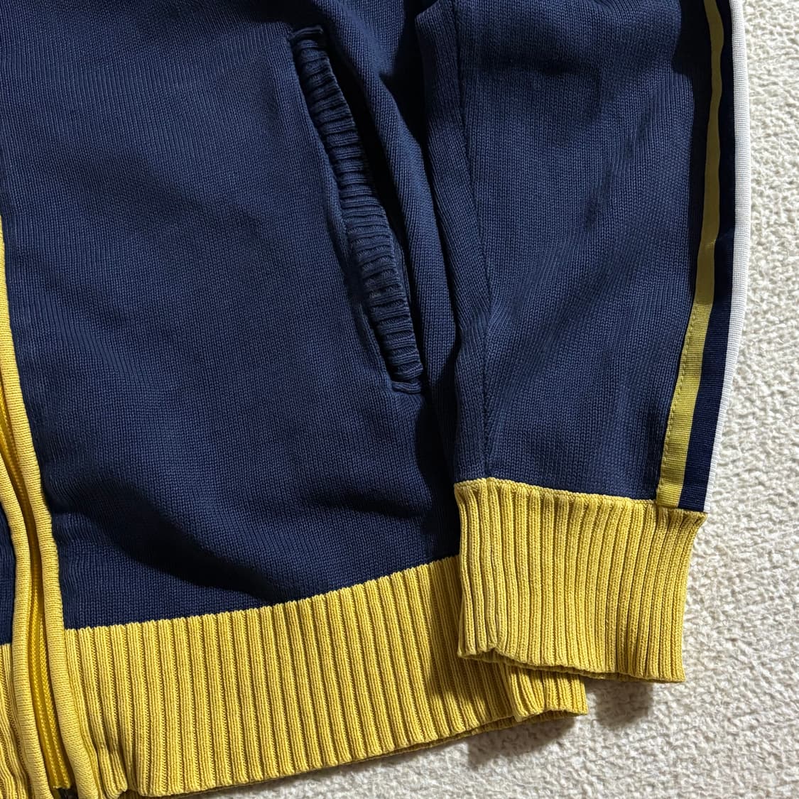 아디다스 올드스쿨 네이비 옐로우 남노 니트집업 상품이미지3